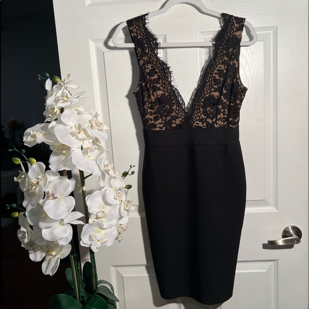GRACIA - Nude & Black Lace Plunge ‘A Line’ MIDI Dress